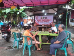 Ngopi Kamtibmas Warga Cakung Sampaikan Keluhan Keamanan Ke Polisi.