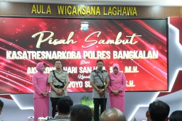 Pisah Sambut Kasatreskoba di Aula Wicaksana Laghawa Polres Bangkalan