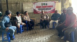 Ngopi Kamtibmas Tahun 2025 Dengan Pekerja Pelabuhan : Sampaikan Imbauan Kamtibmas