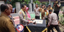 Polres Bondowoso Beri Bantuan Sumur Bor dan Salurkan Paket Sembako di Lokasi Rawan Kekeringan