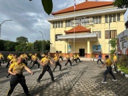 Polres Bandara Ngurah Rai Gelar Latihan Beladiri Polri