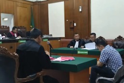 Istri Kecewa Atas Tuntutan Jaksa , Tiga Tahun Enam Bulan Penjara Terhadap Terdakwa, Jeremy
