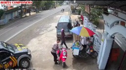 Penghargaan untuk Bhabinkamtibmas Polres Sampang Amankan Pelaku Penipuan dan Penggelapan Dengan Aksi Heroik
