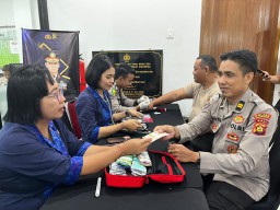 Bid Dokkes Polda Bali Cek Kesehatan Personil Polres Bandara Ngurah Rai