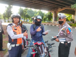 Gelar Sosialisasi Kamseltibcarlantas, Polisi Tingkatkan Kesadaran Pengendara Di Operasi Keselamatan Jaya 2025.