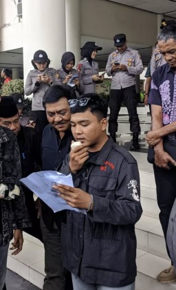 Jalan Provinsi Sukadana Teluk Batang Buruk,Mahasiswa Kayong Utara Ancam Demo Depan Kantor DPR