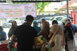Polres Bandara I Gusti Ngurah Rai Gelar Pasar Murah, Warga Serbu Sembako Jelang Nyepi dan Idul Fitri 2025
