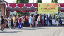 Pasar Murah Polresta Denpasar, Warga Antusias Membeli Kebutuhan Pokok