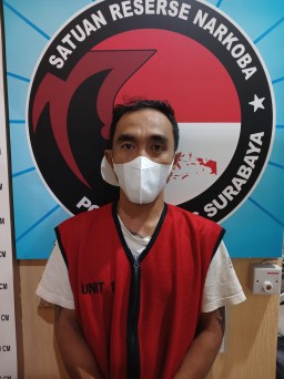 Satresnarkoba Polrestabes Surabaya Tangkap Pengedar Ganja di Pabean Cantian