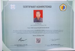 Penyerahan Sertifikat UKW Bertepatan dengan HUT Direktur Media Klik Today Bondowoso
