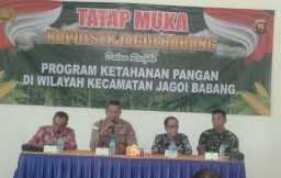 Kapolsek Jagoi Babang Tatap Muka Dialogis Dengan Kelompok Tani Dukung Ketahanan Pangan