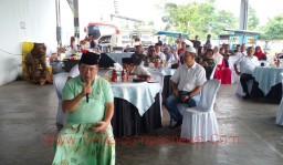 Jelang Pemberangkatan Rombongan Umroh, CV. Trisno Adi Gelar Acara Tasyakuran dan Bagikan Ribuan Sembako