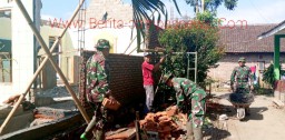 Pra TMMD ke 123, Anggota Koramil 0822/01 Bondowoso Bantu Bangun Musholla di Dusun Gunosari