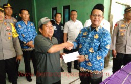 Aksi Unjuk Rasa Warga Desa Ramban Kulon Berujung Damai, Kades Berjanji Tunjukkan Bukti Rekening Silpa