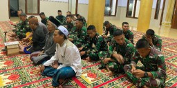 Terharu.! Satgas TMMD 123 Kodim 0822 Bondowoso Gelar Yasinan