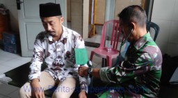 Nakes Satgas TMMD Kodim 0822 Bondowoso Jadi Jujukan Masyarakat Untuk Berobat