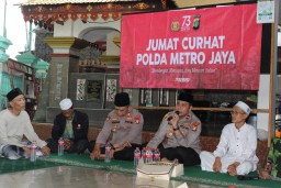 Jumat Curhat, Kapolsek Tambora : Mari Kita Bersama Ciptakan Kamtibmas Kondusif.