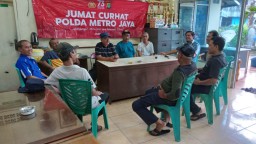 Jumat Curhat Di Matraman: Polisi Serap Keluhan Warga Soal Keamanan Lingkungan.