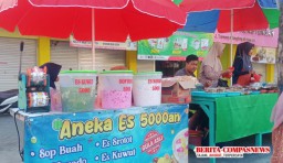 Suasana Ramadhan: Minuman Aneka Serba 5000 di depan Pasar Rongtengah Solusinya