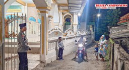 Kapolres Sampang Kerahkan Puluhan Anggota Jaga Masjid Saat Sholat Tarawih, Antisipasi Gangguan Kamtibmas