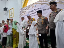 Kapolres Sampang Santuni Anak Yatim Dan Kaum Duafa, Buka Puasa Bersama Di Mapolres Sampang