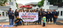 Berkah Ramadhan 1446 H, Direktur Utama Berita-compasnews.com Bagikan 100 Takjil ke Pengguna Jalan 