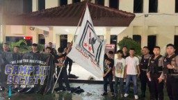 Polres Metro Jakarta Timur Gagalkan Konvoi Pelajar Berbendera Di Duren Sawit,Tim Patroli Perintis Presisi Amankan Pemuda Dan Barang Bukti