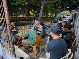 Patroli Jelang Sahur, Polisi Antisipasi Tawuran Dan Balap Liar Di Pisangan Timur.