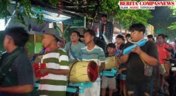 Warga Sampang di Hibur Tradisi Kesenian Musik Daul Combo, Menjelang Sahur