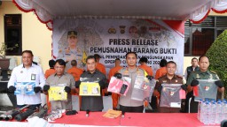 Polres Buleleng Gelar Pemusnahan Barang Bukti Hasil Operasi Cipkon Agung 2025