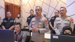 Kapolres Metro Jakarta Timur Kontrol Langsung Ke Call Center 110 Polri, Pastikan Layanan Standby Force Untuk Masyarakat