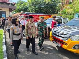 Polres Sampang Gelar Operasi Ketupat Semeru 2025 Di Mapolres Sampang, Wakil Bupati Pimpin Apel