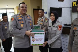 Polres Pelabuhan Tanjung Priok Gelar Bazar Ramadhan Polri Presisi 2025 Dan Bakti Sosial untuk Pengemudi Ojek Online Dan Himbauan Kamtibmas.