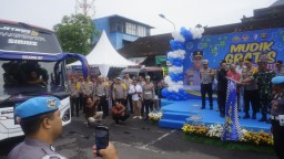 Kapolda Bali Lepas Dua Puluh Sembilan Armada Bus Mudik Gratis