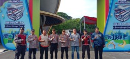 Kepolisian Amankan Mudik Gratis 2025 Bersama Pertamina Di Plaza Keong Mas TMII.