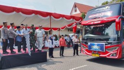 Wabup Gus Shobih Berangkatkan 8 Bus, Sebanyak 240 Peserta Mudik ke 5 Jurusan