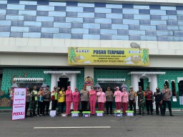 Kapolres Pelabuhan Tanjung Perak Kunjungi Pos Pengamanan Operasi Ketupat Semeru 2025, Beri Motivasi ke Anggota