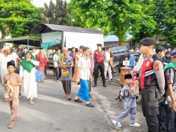Polres Bandara Ngurah Rai Kerahkan Puluhan Personel Untuk Amankan Sholat Ied