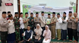 Polsek Cipayung Bersama Muspika Dan Jama'ah Masjid Mahatma Gelar Buka Puasa, Santunan Anak Yatim, Dan Tarawih Keliling