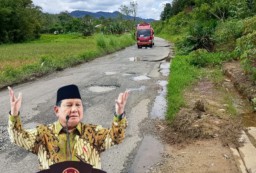 Lapor: Ketua LP3K-RI Desak Dinas Terkait,Segera Perbaiki Jalan Simpang Tiga-Bengkayang