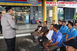 Polres Pelabuhan Tanjung Priok Gelar Sosialisasi, Tips Mudik Aman, Keluarga Nyaman, Hotline Mudik 110 &amp; Pemberantasan Preman Kedok Ormas.