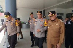 Hari Terakhir Ops Ketupat Semeru Kapolda Jatim Pantau Arus Balik di Terminal Arya Wiraraja Sumenep