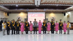 Polresta Denpasar Gelar Upacara Kenaikan Pangkat Pengabdian dan Wisuda Purna Bhakti