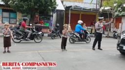 Satlantas Polres Sampang Gelar kegiatan Polisi Sahabat Anak, Dengan Materi Tertib Berlalu Lintas Sejak Dini