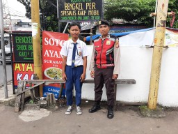 Polsek Ciracas Laksanakan Patroli Dialogis Antisipasi Tawuran dan Gangguan Kamtibmas.