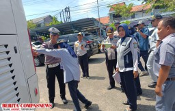 Satlantas Polres Sampang Melaksanakan Giat Ramcek Angkutan Umum di Terminal Trunojoyo Sampang