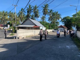 Polsek Nusa Penida Amankan Persembahyangan Hari Raya Galungan di Pura Dalem Ped