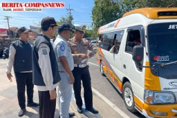 Satlantas Polres Sampang Gelar Operasi Patroli Pemeriksaan Kendaraan Bermotor Patuh Pajak Bersama Dinas Bapenda