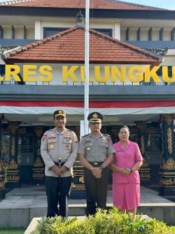 Upacara Kenaikan Pangkat Perwira Pengabdian di Polres Klungkung