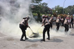 Polresta Tangerang Menggelar Apel Pagi dan Simulasi Pengamanan Unjuk Rasa